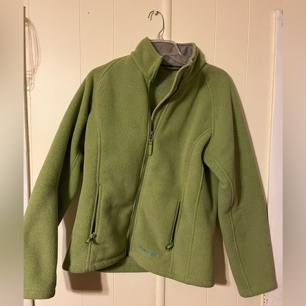 Soft green Marmot fleece jacket with drawstring in front pockets size L